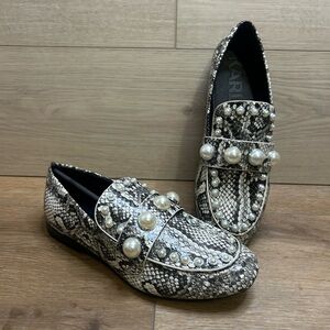 NWOT Karl Lagerfeld Paris Avah Studded Loafer Black/White Size 5 Pearl Print